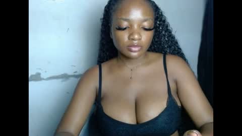 pussyxwetx online show from July 19, 1:41 am