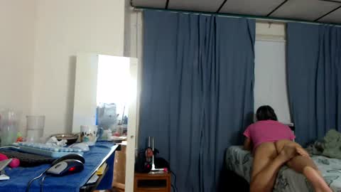putiputi4u online show from June 22, 3:25 am