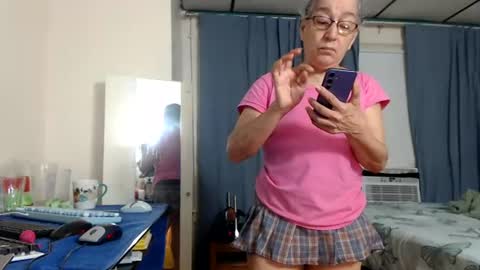 putiputi4u online show from June 24, 7:04 am