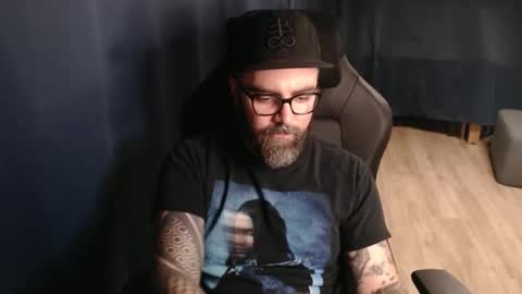 Snapshot of pyroxen chatting on October 7, 9:22 pm Yog Sothoth online show from October 7, 9:22 pm