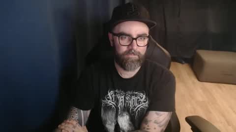 Snapshot of pyroxen chatting on October 10, 8:35 pm Yog Sothoth online show from October 10, 8:35 pm