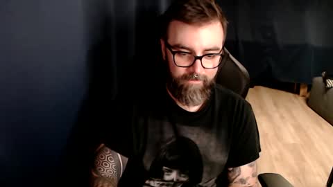 Snapshot of pyroxen chatting on November 1, 9:47 pm Yog Sothoth online show from November 1, 9:47 pm