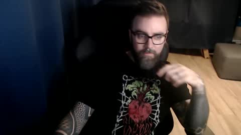 Snapshot of pyroxen chatting on October 17, 9:08 pm Yog Sothoth online show from October 17, 9:08 pm