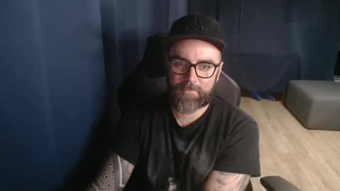 Snapshot of pyroxen chatting on October 9, 8:14 pm Yog Sothoth online show from October 9, 8:14 pm