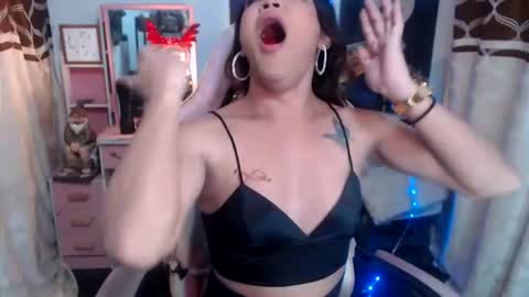 Snapshot of pythoncock4u chatting on October 9, 5:51 pm Queen Agatha online show from October 9, 5:51 pm