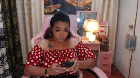 Snapshot of pythoncock4u chatting on March 6, 11:03 am Queen Agatha online show from March 6, 11:03 am