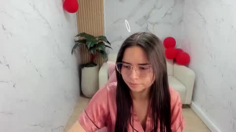 Qetsyah online show from February 22, 1:47 pm