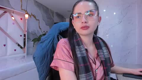 Qetsyah online show from February 20, 1:35 pm