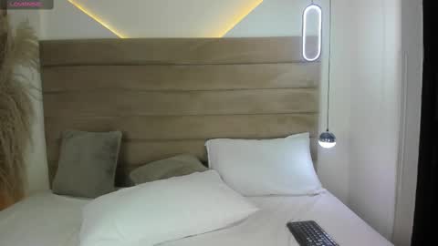 Qetzia online show from October 17, 11:31 pm