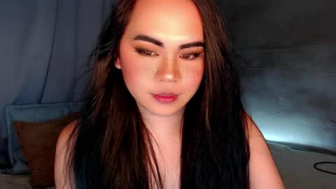 qt_luna18 online show from May 15, 4:25 pm