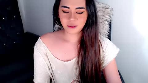 qt_luna18 online show from December 18, 2:28 pm