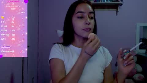 Snapshot of quee_tiana chatting on October 8, 2:19 am your princess online show from October 8, 2:19 am