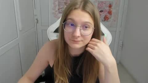Amelie online show from June 15, 8:06 am
