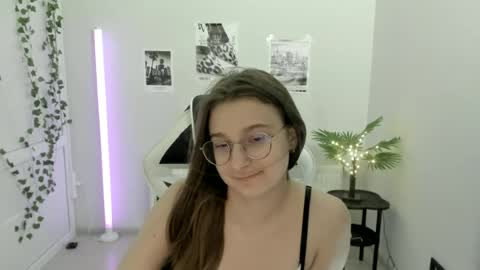 Amelie online show from June 27, 8:31 am