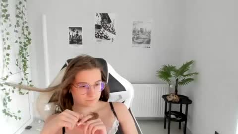 Amelie online show from July 21, 8:27 am