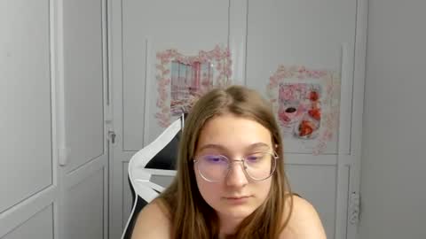 Amelie online show from June 18, 9:14 am