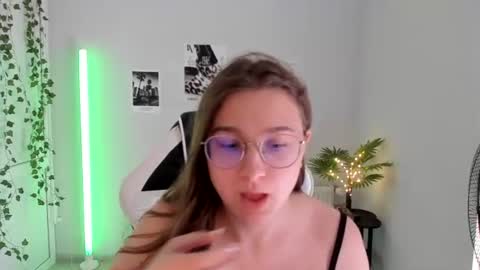 Amelie online show from July 16, 7:00 am