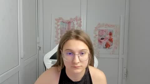 Amelie online show from June 18, 9:04 am