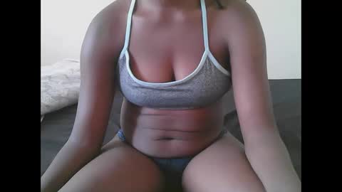 queen_cakee online show from February 21, 1:03 pm