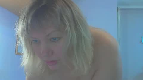 queen_jane8 online show from November 18, 4:54 pm