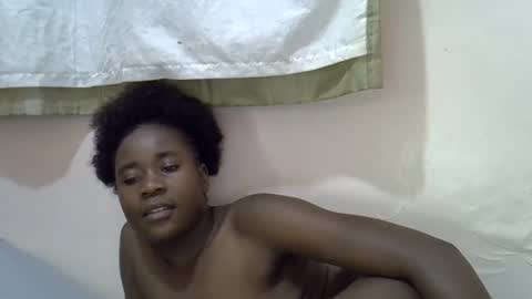 Snapshot of queen_sly chatting on October 20, 8:14 pm queen_sly online show from October 20, 8:14 pm