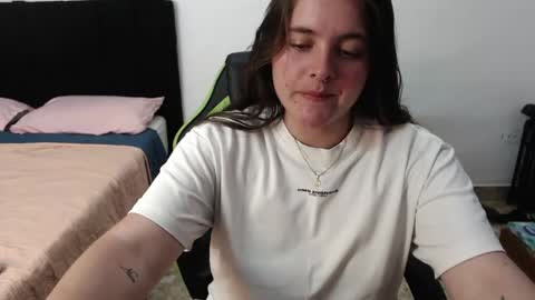 Queen Val online show from May 8, 3:01 am