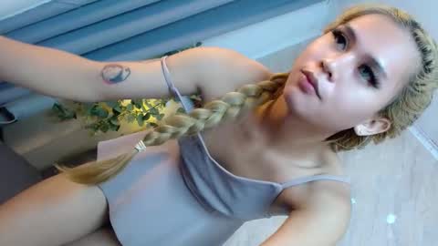 CALL ME YOUR QUEEN AIVY1 online show from November 23, 9:57 pm