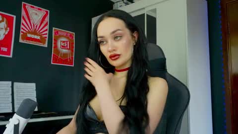 Snapshot of queenaliss chatting on September 21, 5:33 am Your world and the universe Aliss online show from September 21, 5:33 am