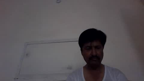 queencouple1990 online show from May 3, 6:41 am