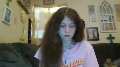queencrimsonlvx online show from May 19, 3:57 am