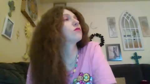 queencrimsonlvx online show from May 15, 3:04 am