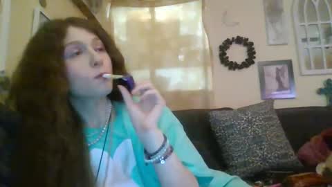 queencrimsonlvx online show from April 29, 3:00 am