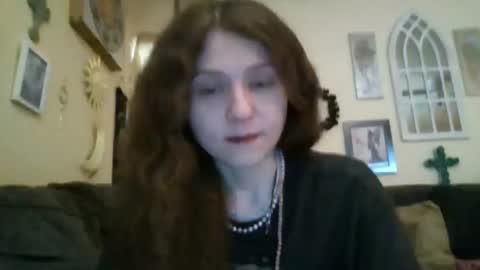 queencrimsonlvx online show from May 3, 1:55 am