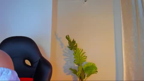 Queen online show from May 3, 4:46 pm