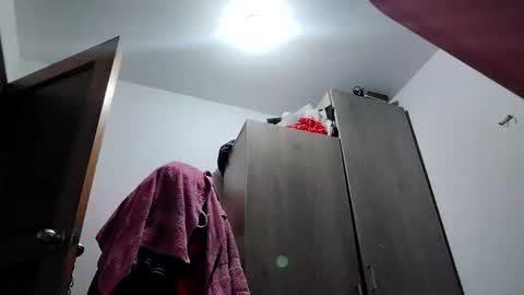 QUEENJEENN online show from December 2, 7:29 am