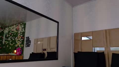 QUEENJEENN online show from October 1, 12:21 am