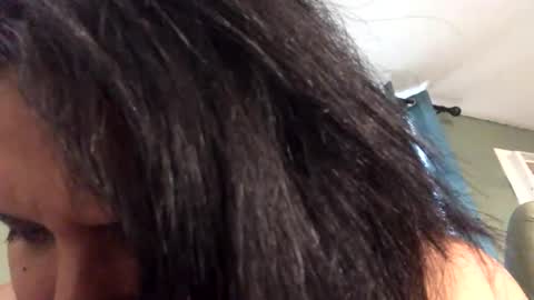 Snapshot of queenkitty477 chatting on September 14, 9:05 pm queenkitty477 online show from September 14, 9:05 pm