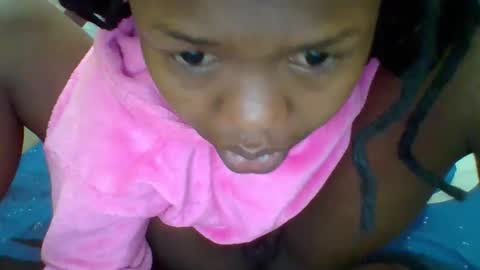 queenleona61 online show from October 10, 5:35 am