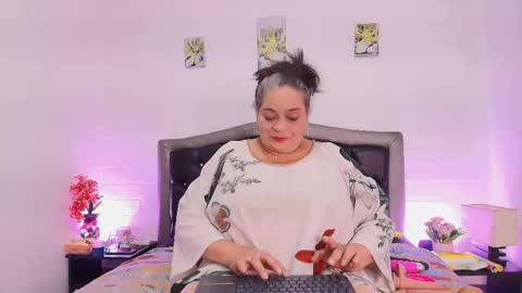 VickyBoobss online show from April 24, 8:00 pm