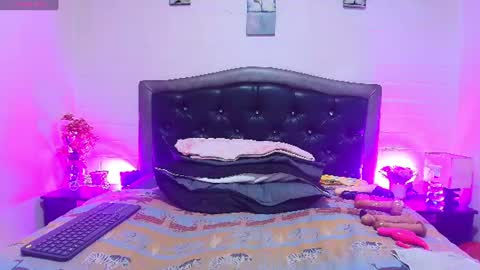 VickyBoobss online show from July 18, 2:02 am