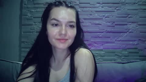 QueenOfModels online show from January 6, 4:05 am