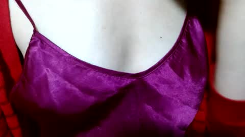 queenoftenderness online show from July 11, 9:18 pm