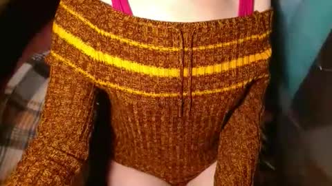 queenoftenderness online show from February 22, 7:49 pm