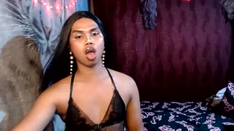 queenpinayebony_xx online show from June 22, 12:56 pm