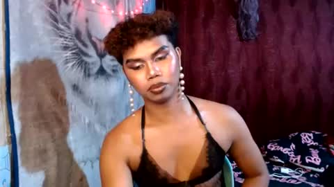 queenpinayebony_xx online show from June 21, 12:11 pm