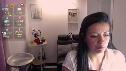 queenrose94 online show from April 28, 2:32 pm