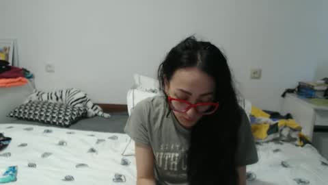 queensofiaqueen online show from April 24, 6:15 am