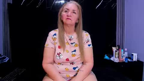 queenstarhyl online show from May 2, 1:33 am