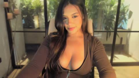 Snapshot of queenv66 chatting on September 11, 9:49 pm Val  -  online show from September 11, 9:49 pm