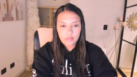 Snapshot of queenv66 chatting on January 14, 3:53 am Val  -  online show from January 14, 3:53 am